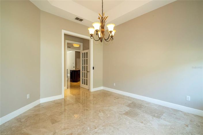 Image No.33-5 Bed House for sale