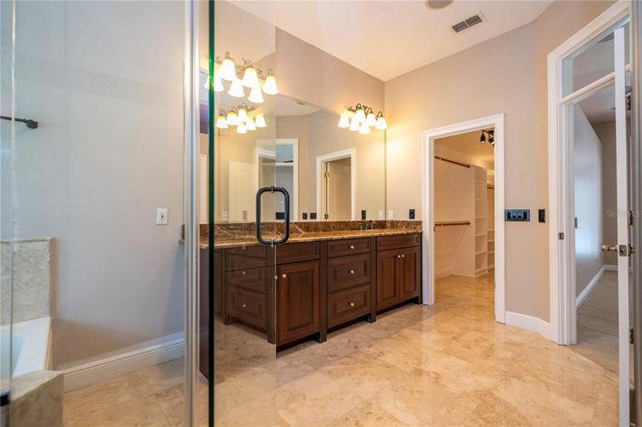 Image No.43-5 Bed House for sale