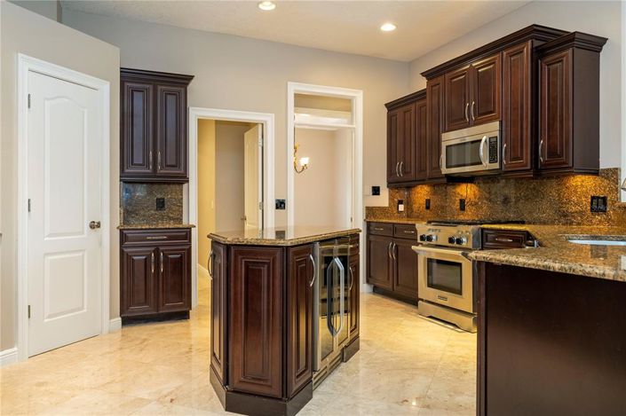 Image No.51-5 Bed House for sale