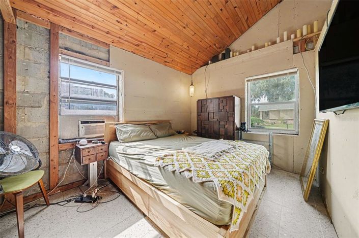 Image No.14-1 Bed House for sale