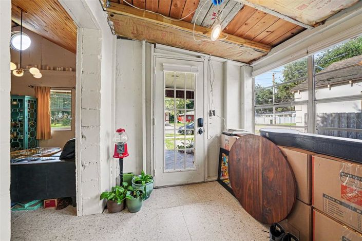 Image No.8-1 Bed House for sale