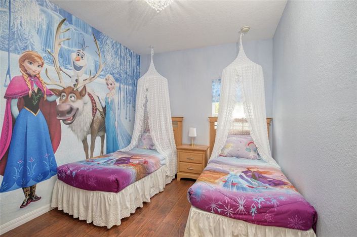 Image No.13-4 Bed Townhouse for sale