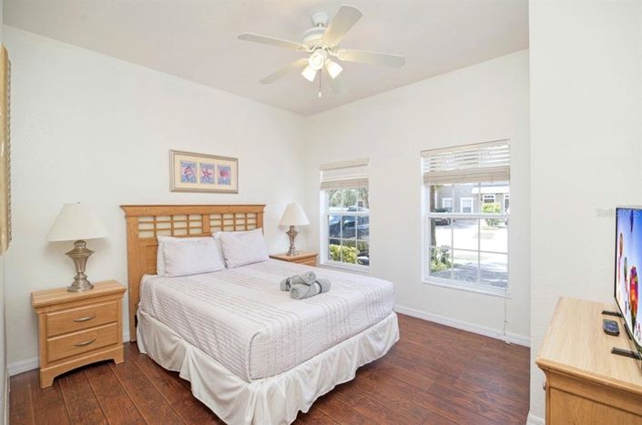Image No.18-4 Bed Townhouse for sale