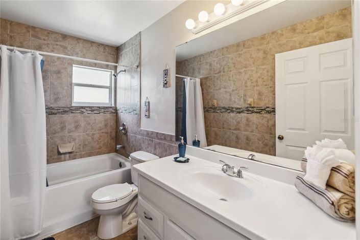 Image No.24-5 Bed House for sale