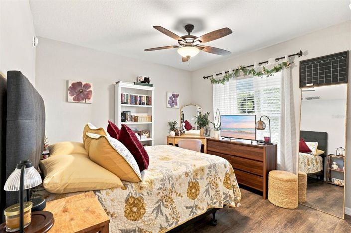 Image No.20-4 Bed House for sale