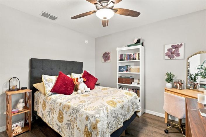 Image No.21-4 Bed House for sale