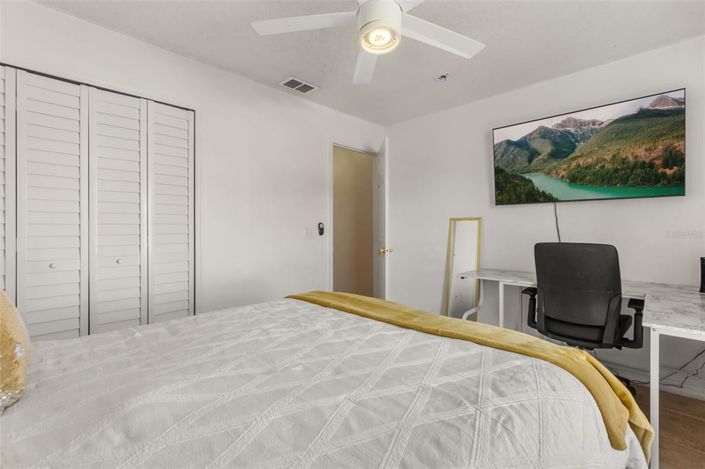 Image No.15-3 Bed House for sale