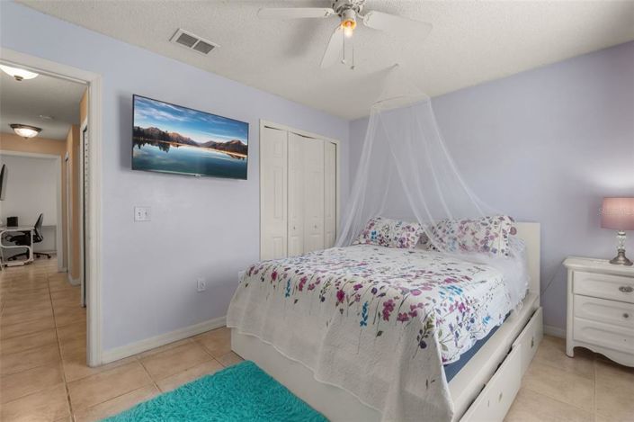 Image No.19-3 Bed House for sale