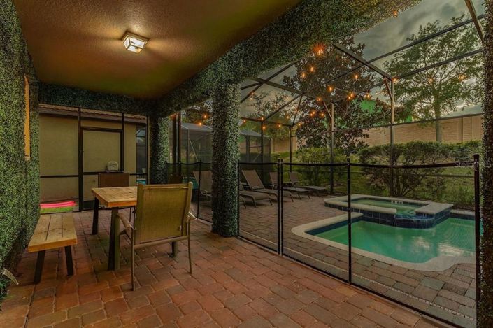 Image No.25-6 Bed House for sale