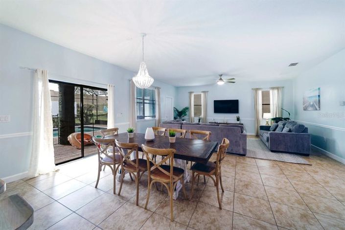 Image No.42-6 Bed House for sale