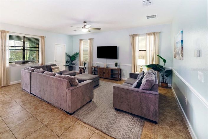 Image No.44-6 Bed House for sale