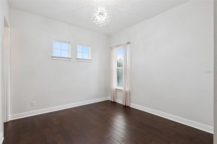 Image No.26-6 Bed House for sale