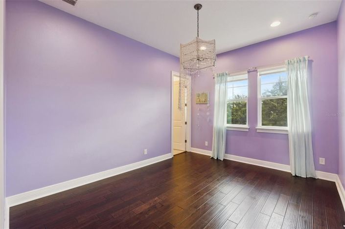 Image No.27-6 Bed House for sale