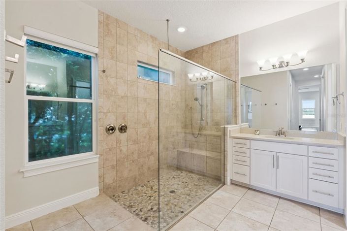 Image No.29-6 Bed House for sale