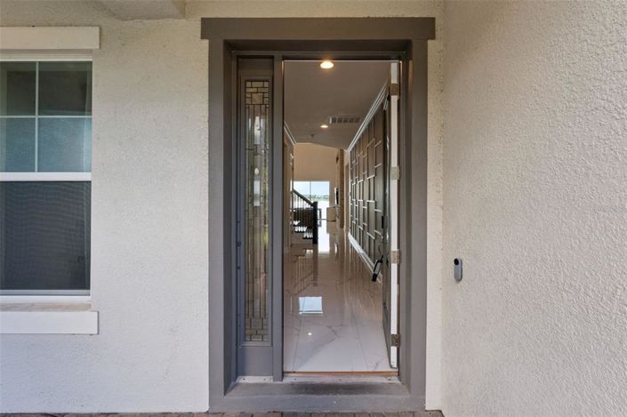 Image No.3-6 Bed House for sale