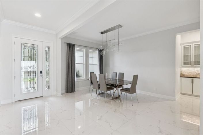 Image No.4-6 Bed House for sale