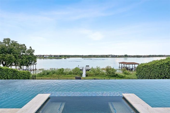 Image No.45-6 Bed House for sale