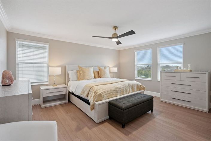 Image No.20-4 Bed House for sale