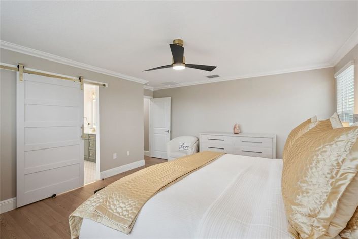 Image No.21-4 Bed House for sale