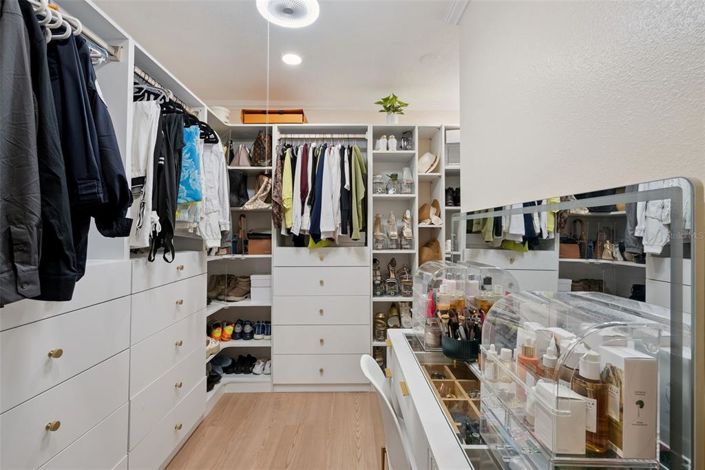 Image No.25-4 Bed House for sale