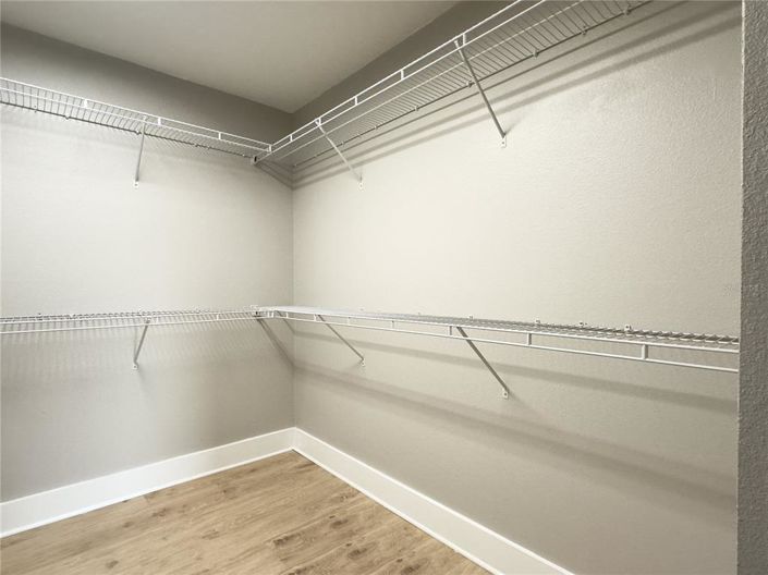 Image No.25-4 Bed House for sale