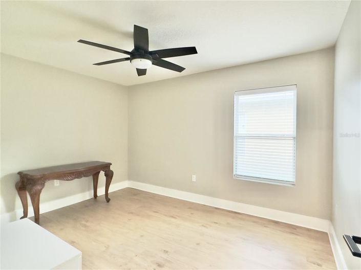 Image No.30-4 Bed House for sale