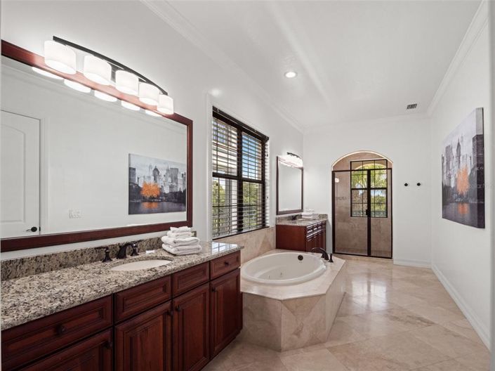 Image No.51-4 Bed House for sale