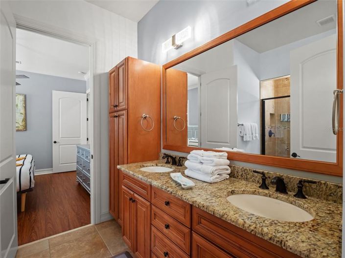 Image No.56-4 Bed House for sale