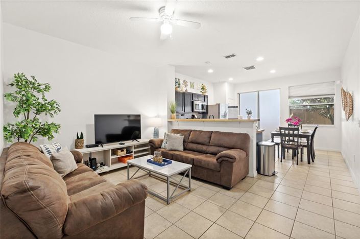 Image No.23-3 Bed Townhouse for sale