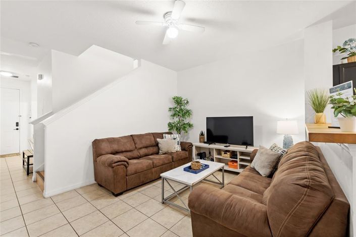 Image No.25-3 Bed Townhouse for sale