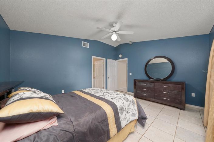 Image No.16-4 Bed House for sale