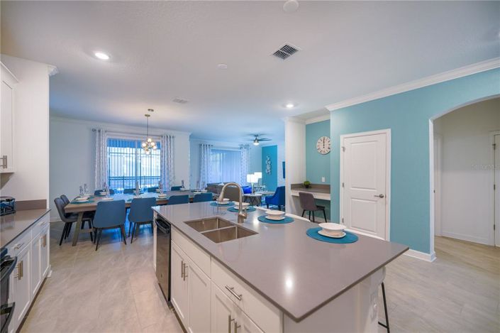 Image No.8-6 Bed House for sale
