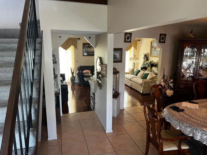Image No.3-5 Bed House for sale