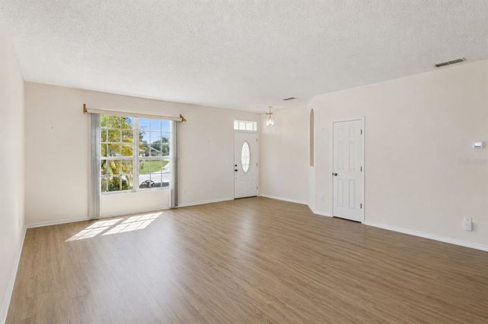 Image No.13-3 Bed House for sale