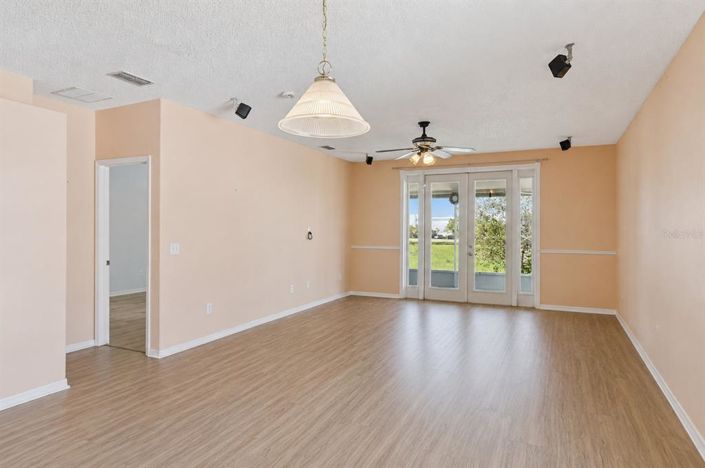 Image No.17-3 Bed House for sale