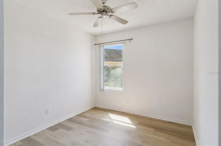 Image No.27-3 Bed House for sale