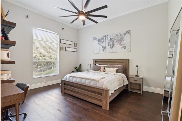 Image No.30-5 Bed House for sale