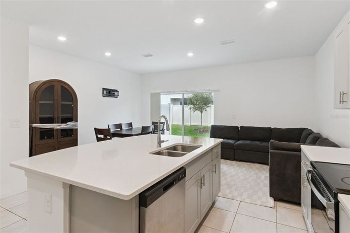 Image No.10-3 Bed Townhouse for sale