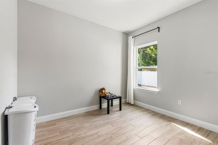 Image No.19-4 Bed House for sale