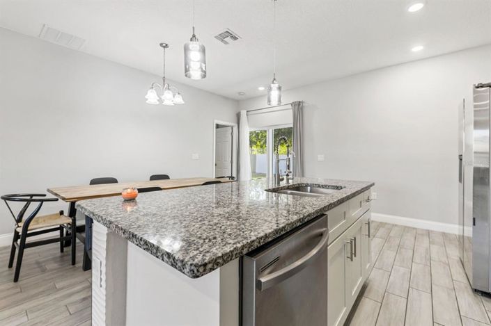 Image No.6-4 Bed House for sale