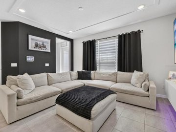 fa005713-924