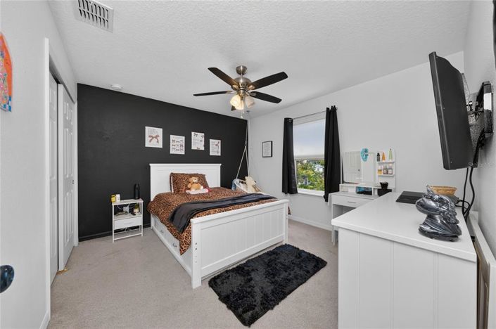 Image No.18-3 Bed House for sale