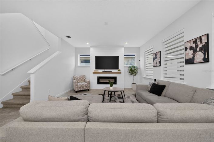 Image No.9-3 Bed House for sale