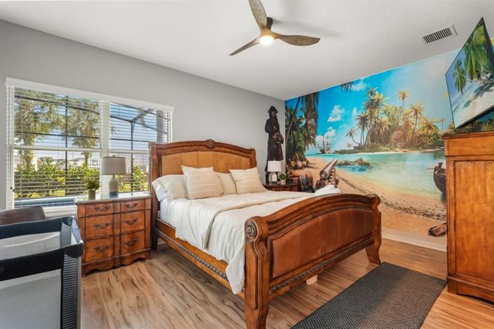 Image No.20-6 Bed House for sale