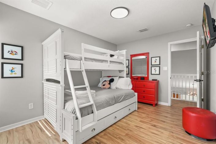 Image No.26-6 Bed House for sale