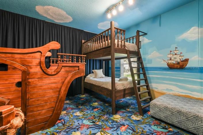 Image No.37-6 Bed House for sale