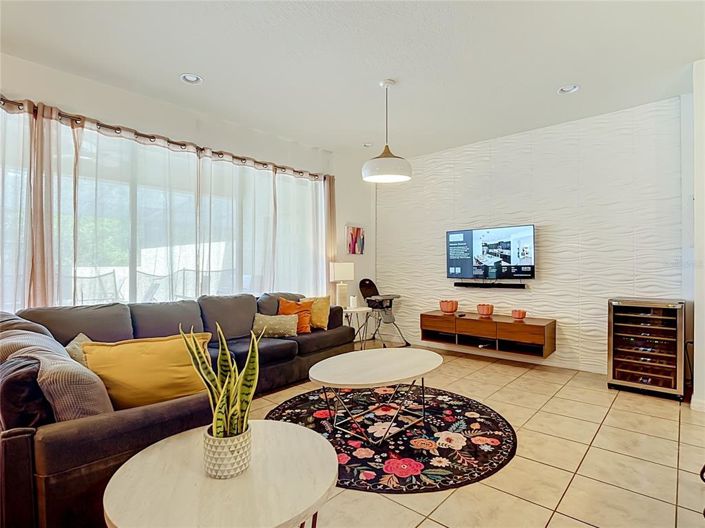 Image No.14-5 Bed Townhouse for sale