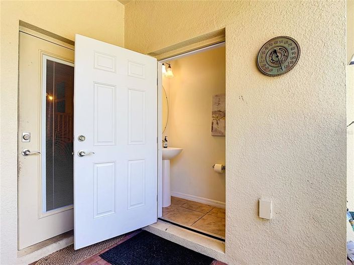 Image No.42-5 Bed Townhouse for sale