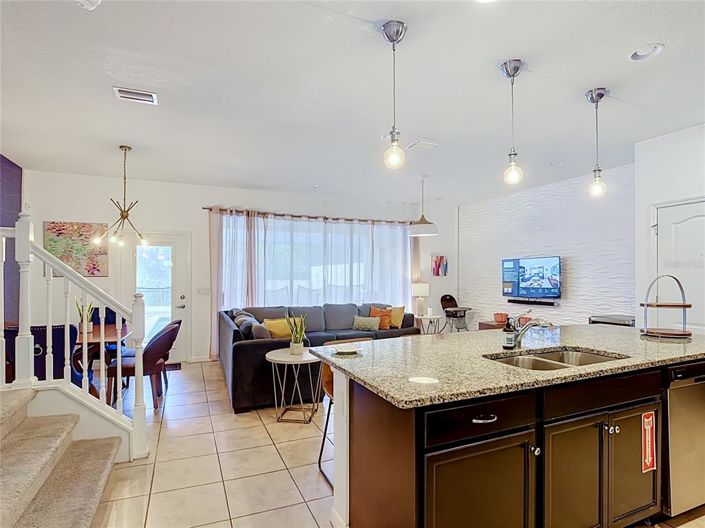 Image No.5-5 Bed Townhouse for sale