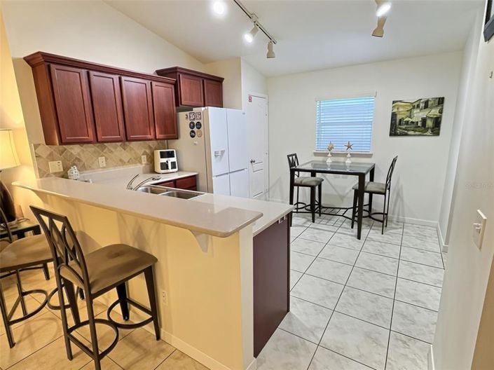 Image No.3-5 Bed House for sale